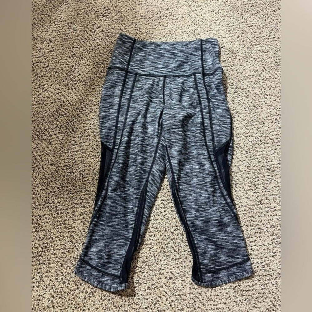 Lululemon women’s capris